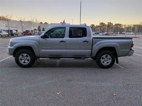 Used 2015 Toyota Tacoma PreRunner image 7