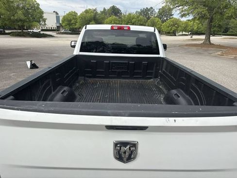 Used 2018 RAM 1500 Express RWD image 26