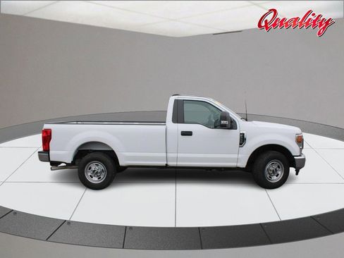 Used 2022 Ford F250 XL w/ Power Equipment Group image 2