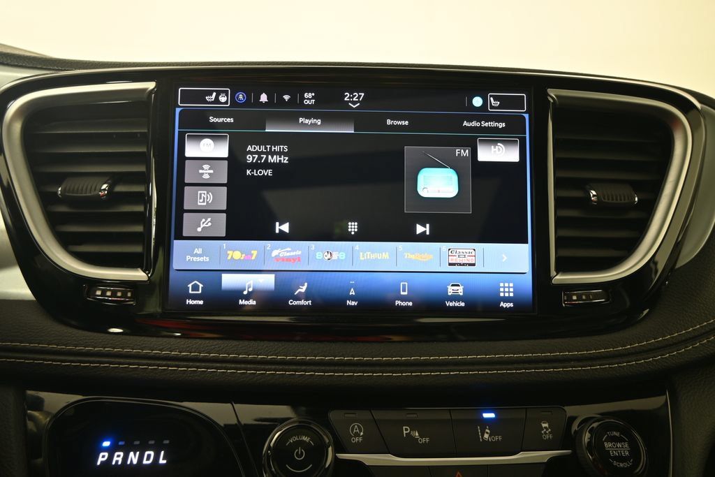 Used 2025 Chrysler Pacifica Limited FWD image 29