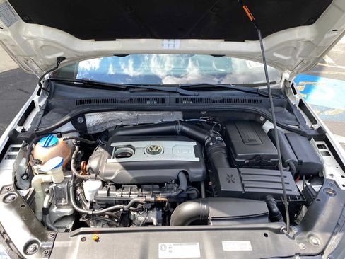 Used 2013 Volkswagen Jetta GLI Autobahn FWD image 6