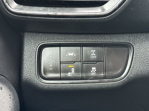 Used 2019 Hyundai Santa Fe SE image 29