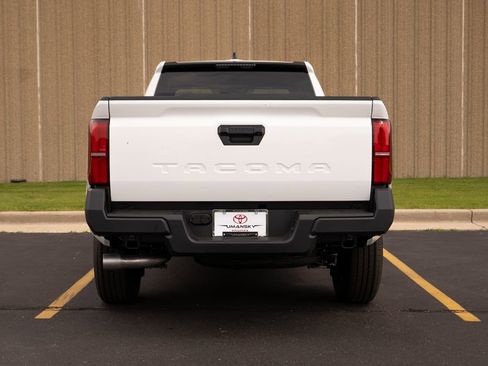 Used 2025 Toyota Tacoma SR image 6