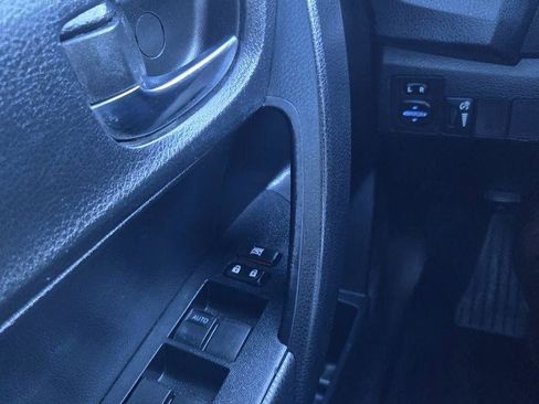 Used 2015 Toyota Corolla S image 17