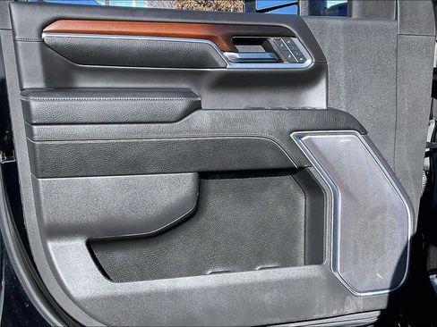 Used 2024 GMC Sierra 3500 Denali w/ Technology Package image 21