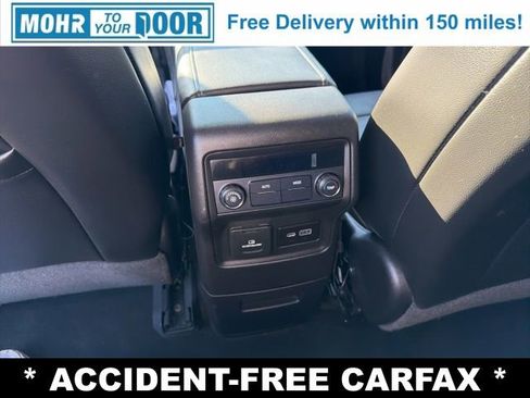 Used 2020 GMC Acadia SLT FWD image 33