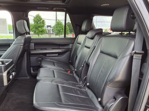 Used 2020 Ford Expedition Max XLT w/ Equipment Group 202A RWD image 21