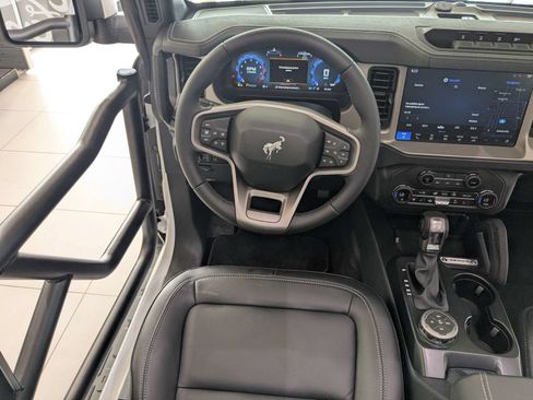 New 2025 Ford Bronco Outer Banks w/ Sasquatch Package AWD/4WD image 13