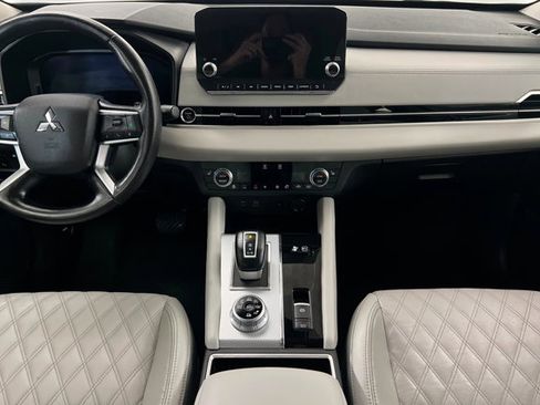 Used 2024 Mitsubishi Outlander 4WD Plug-In Hybrid image 13