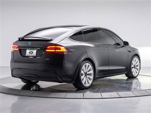 Used 2022 Tesla Model X Plaid image 5