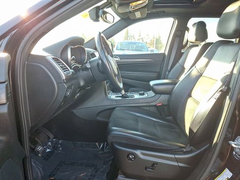 Used 2022 Jeep Grand Cherokee Laredo X image 13