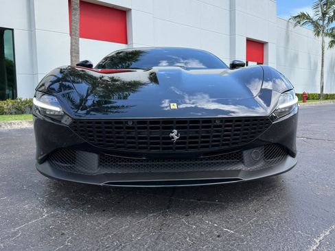 Used 2021 Ferrari Roma RWD image 12
