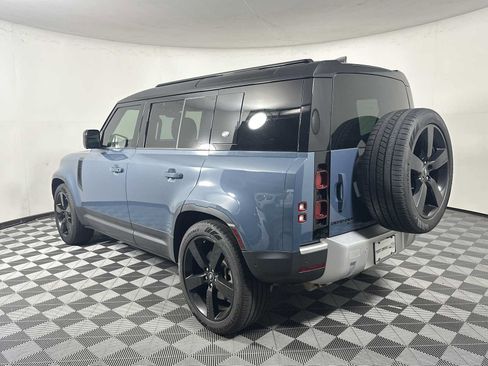 Used 2023 Land Rover Defender 110 SE AWD/4WD image 5