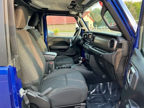 Used 2018 Jeep Wrangler Sport image 19