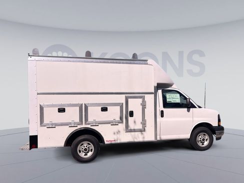 New 2025 GMC Savana 3500 w/ Power Convenience Package image 8