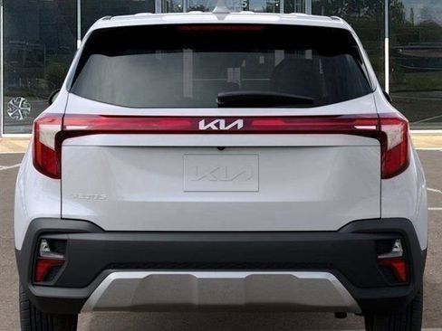 New 2026 Kia Seltos LX FWD image 13