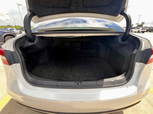 Used 2013 Toyota Avalon XLE Touring FWD image 5
