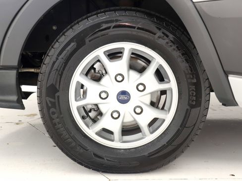 Used 2016 Ford Transit 150 XLT image 29