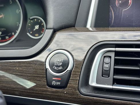 Used 2015 BMW 750Li xDrive image 30