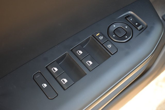 New 2026 Kia K4 FWD image 18