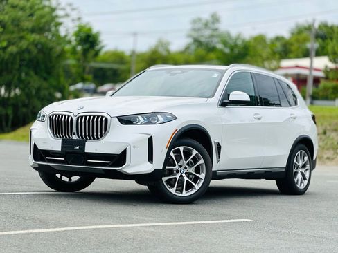 Used 2024 BMW X5 xDrive40i w/ Premium Package AWD/4WD image 1