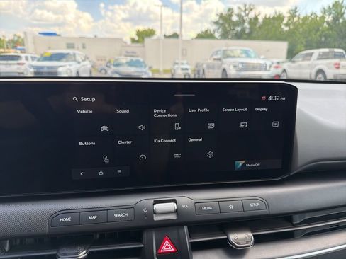 Used 2025 Kia K4 FWD image 27