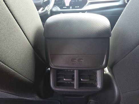 Used 2025 Chevrolet Equinox LT image 30