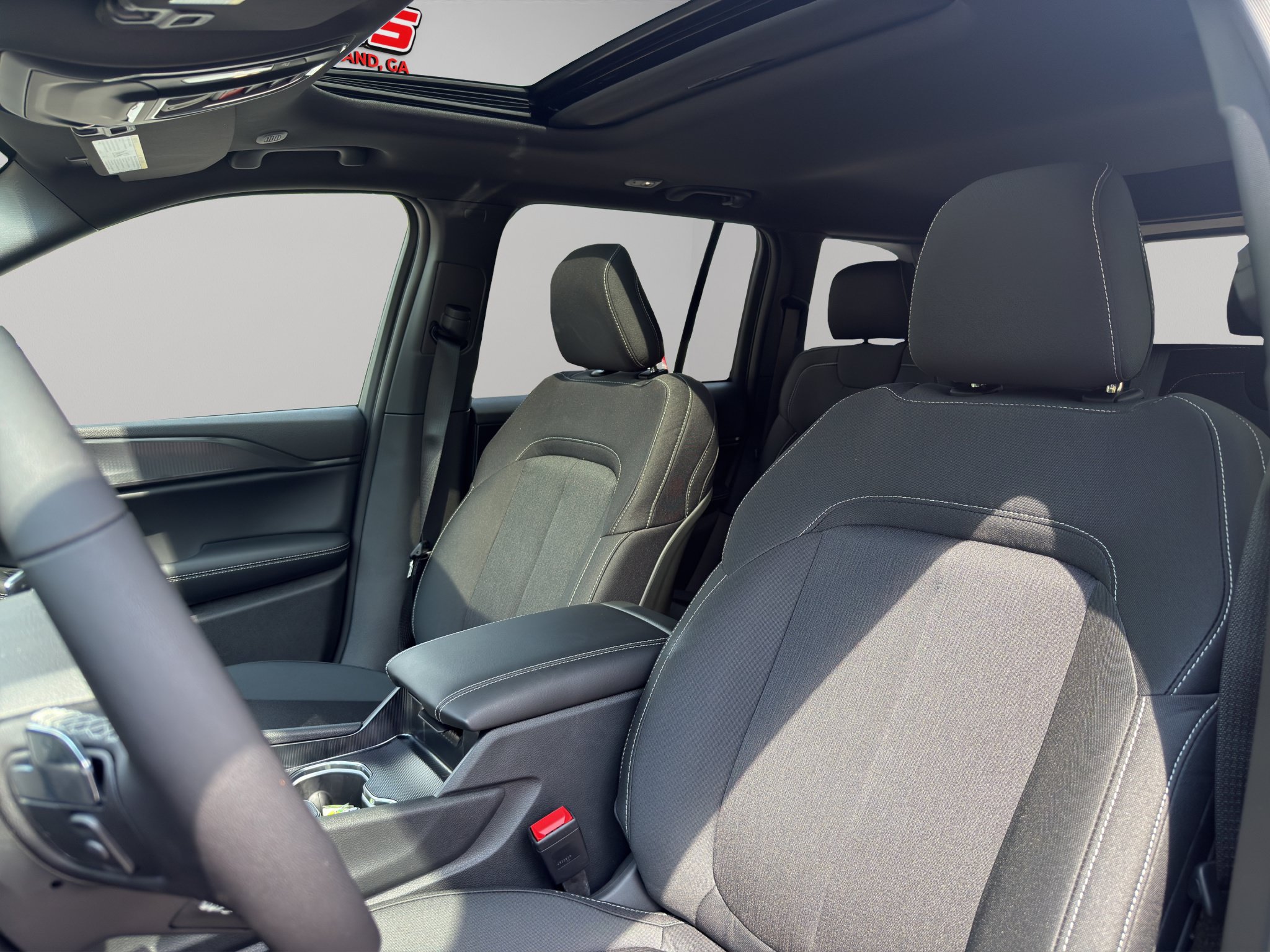 New 2027 Jeep Grand Cherokee Laredo X RWD image 4
