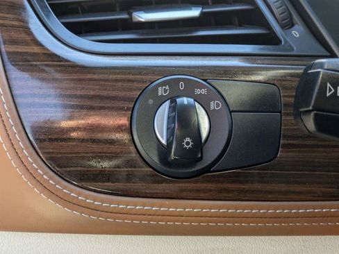 Used 2015 BMW Z4 sDrive28i image 13