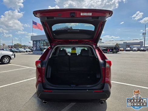 Used 2022 Toyota RAV4 XLE Premium AWD/4WD image 18
