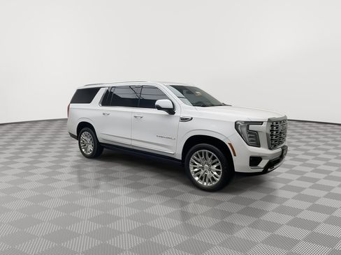 Certified 2025 GMC Yukon XL Denali w/ Sun & Power Step Package image 45