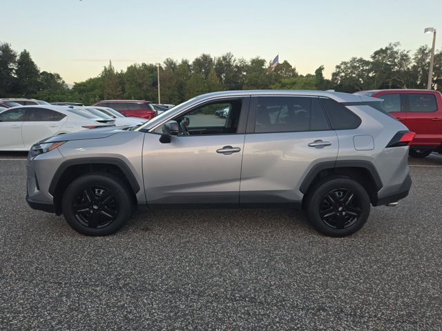 Used 2024 Toyota RAV4 LE FWD image 8