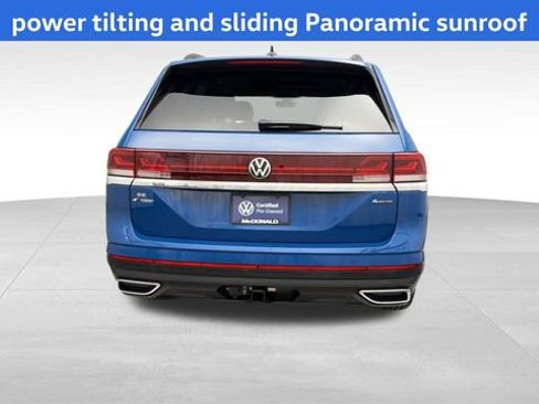 Certified 2025 Volkswagen Atlas SE image 3