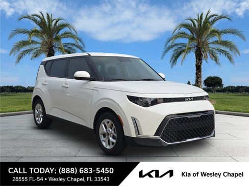 Used 2024 Kia Soul LX w/ Option Group 015 FWD image 1