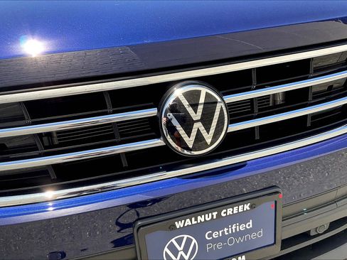 Certified 2022 Volkswagen Tiguan SE w/ Panoramic Sunroof Package image 30