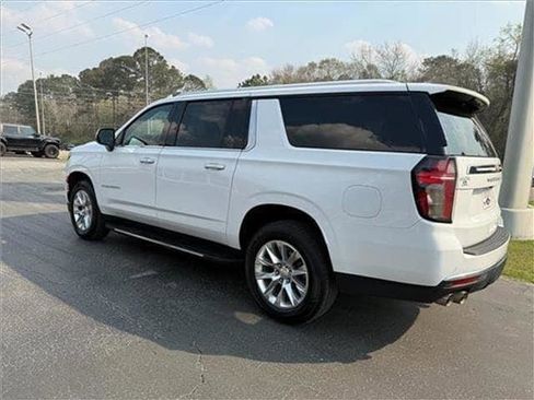 Used 2023 Chevrolet Suburban Premier AWD/4WD image 47