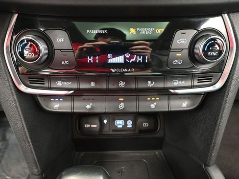 Used 2020 Hyundai Santa Fe Limited image 32