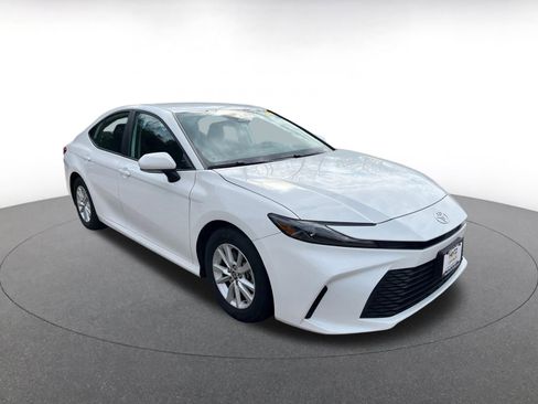 Used 2025 Toyota Camry LE image 1