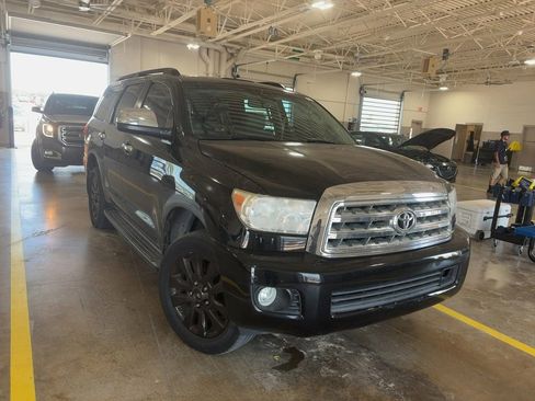 Used 2013 Toyota Sequoia Platinum AWD/4WD image 2