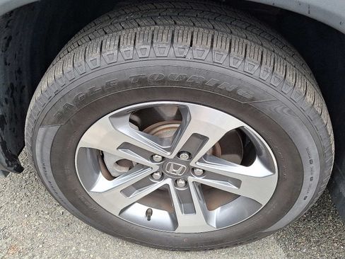 Used 2025 Honda Pilot EX-L image 4