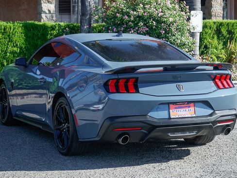 Used 2024 Ford Mustang GT Premium image 6