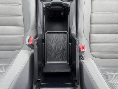 Used 2017 Honda CR-V LX image 28