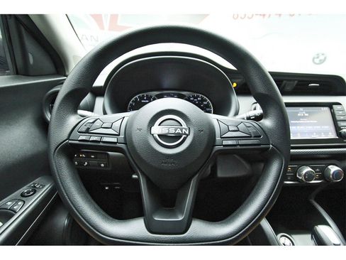 Used 2025 Nissan Kicks Play S image 11