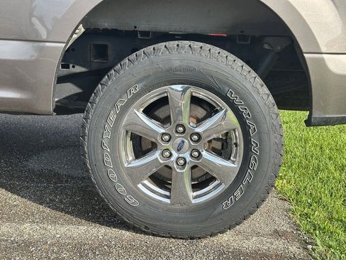 Used 2019 Ford F150 XLT w/ Equipment Group 302A Luxury AWD/4WD image 8