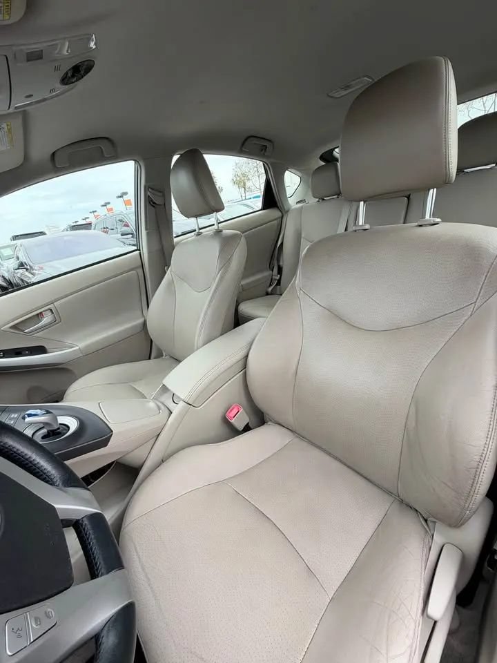 Used 2011 Toyota Prius Five w/ Navigation Pkg FWD image 6