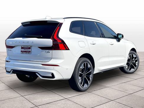 New 2026 Volvo XC60 T8 Plus w/ Climate Package AWD/4WD image 4