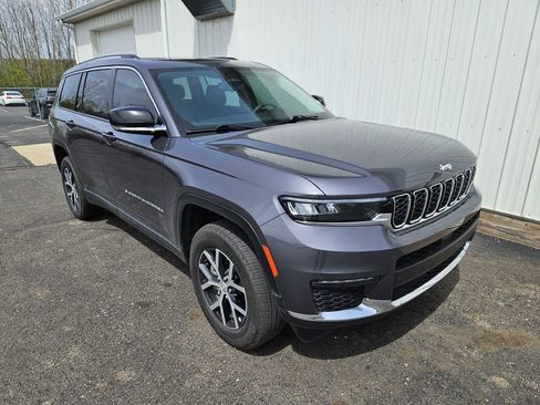 Used 2024 Jeep Grand Cherokee L Limited AWD/4WD image 3