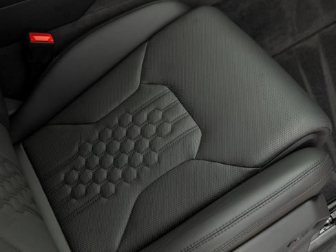 Used 2025 Lamborghini Urus SE image 39