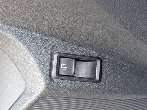 Certified 2023 Volkswagen Taos S FWD image 30