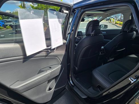 Certified 2026 Kia Sportage EX w/ EX Panoramic Sunroof Package AWD/4WD image 9